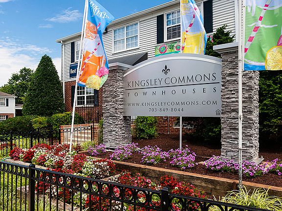 Kingsley Commons Townhouses Entrance Signage
