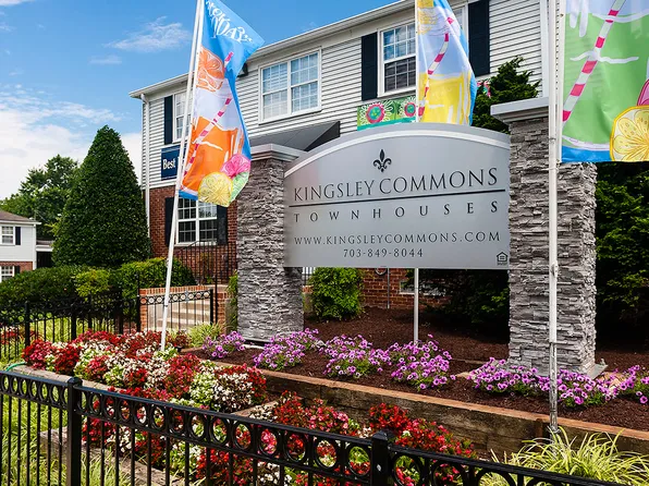 Kingsley Commons Townhouses