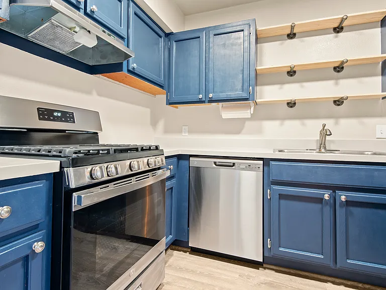 1230 S Lone Tree Rd #1 — Photo 5