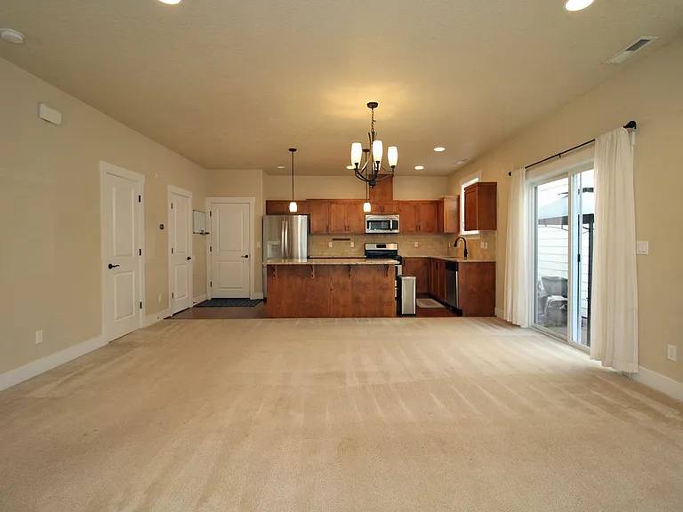 420 SW 204th Ter — Photo 6