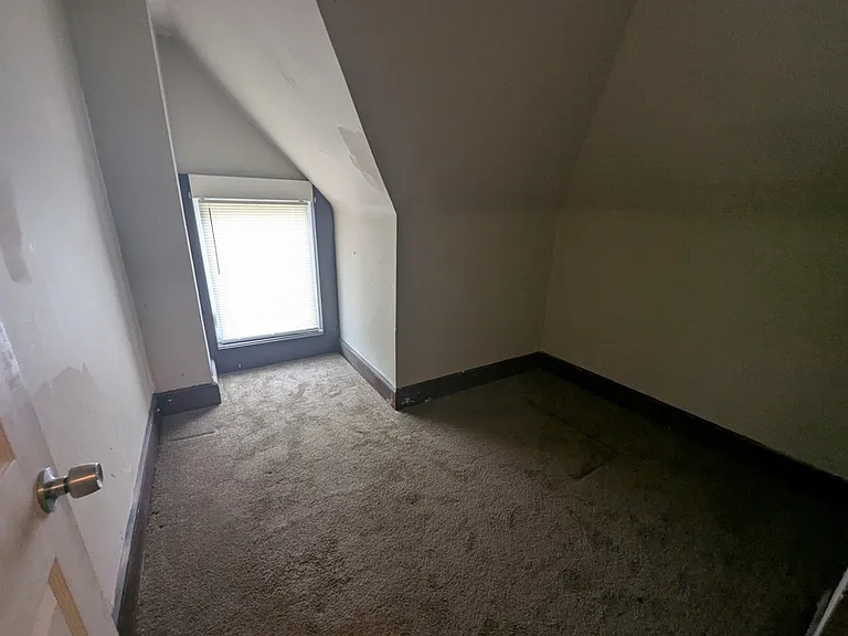 230 Broadway #C — Photo 7