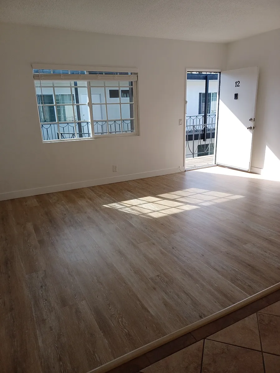 Building Photo - 12470 Culver Blvd #12