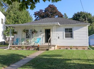 1048 Kentwood Dr NE, Grand Rapids, MI 49505