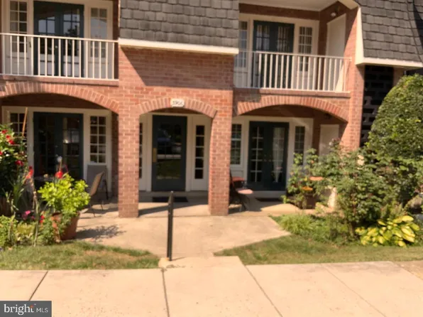 5906 Bayshire Rd APT D, Springfield, VA 22152