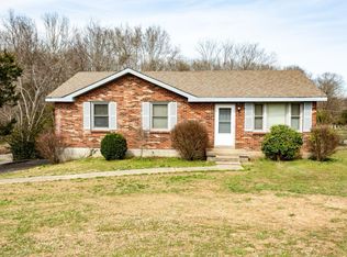313 Crest Dr, Clarksville, TN 37043