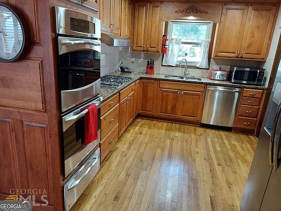 2nd image of 4710 Riverwood Cir