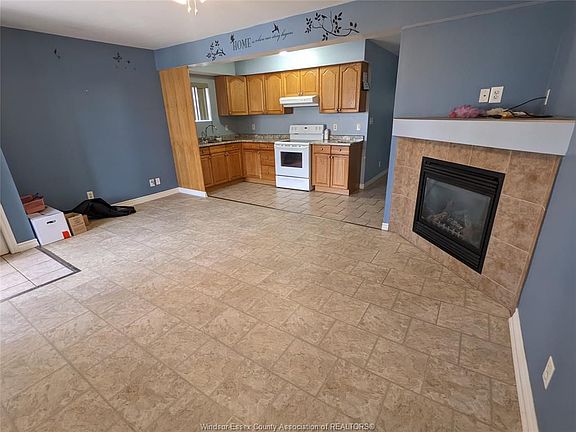 5th image of 349 Tuscarora St