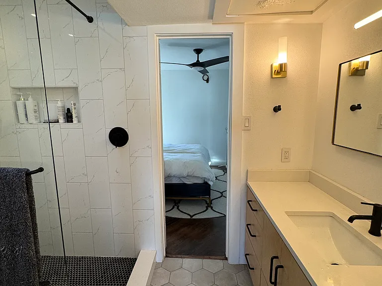 3818 N Hall St #123 — Photo 9