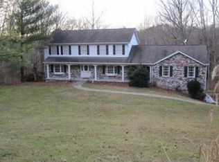 16 Bridlewood Rd, Charleston, WV 25314