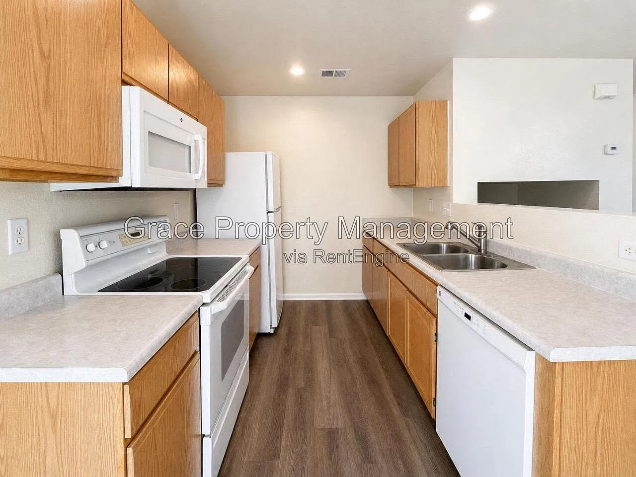 3 bed, 1.0 bath, 1160 sqft, $2,425 — Photo 4