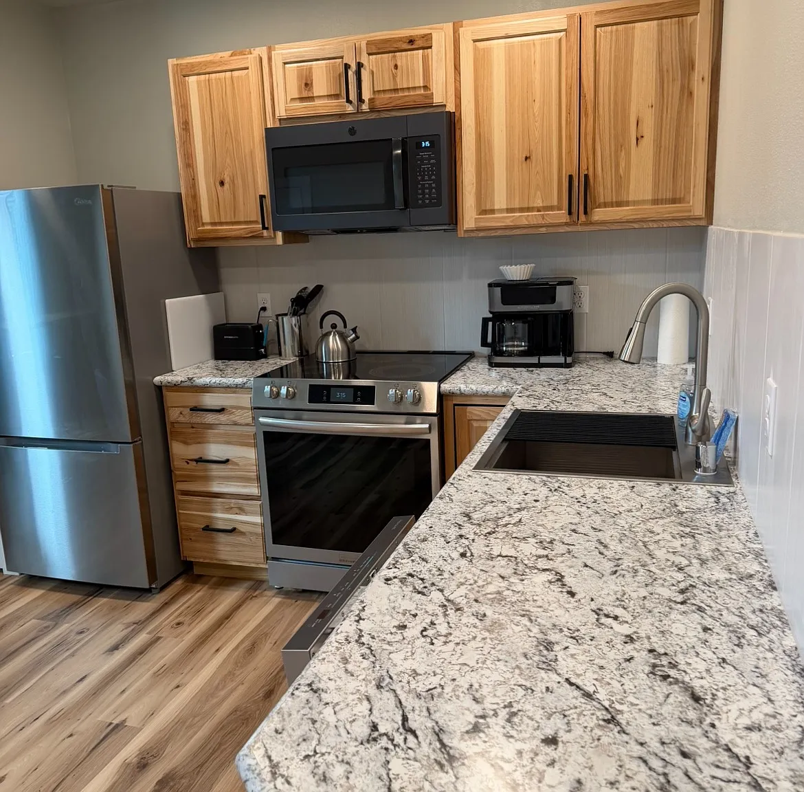 2 bed, 1100 sqft, $3,000 — Photo 2