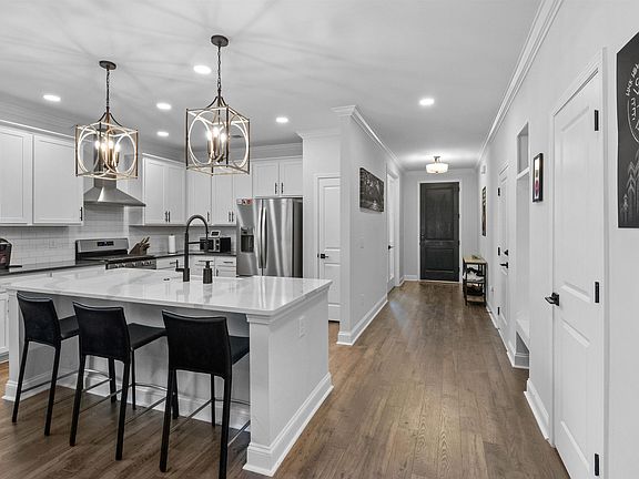 2nd image of 108 Bucklick Creek Ct