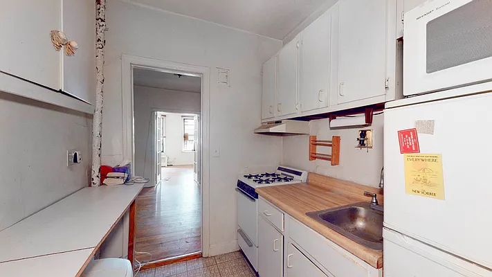 Sold by Sandra Greer Real Estate | media 19