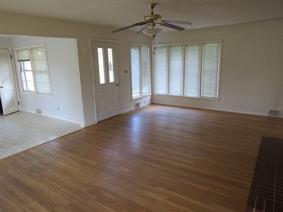 5th image of 3410 Ashlawn Dr