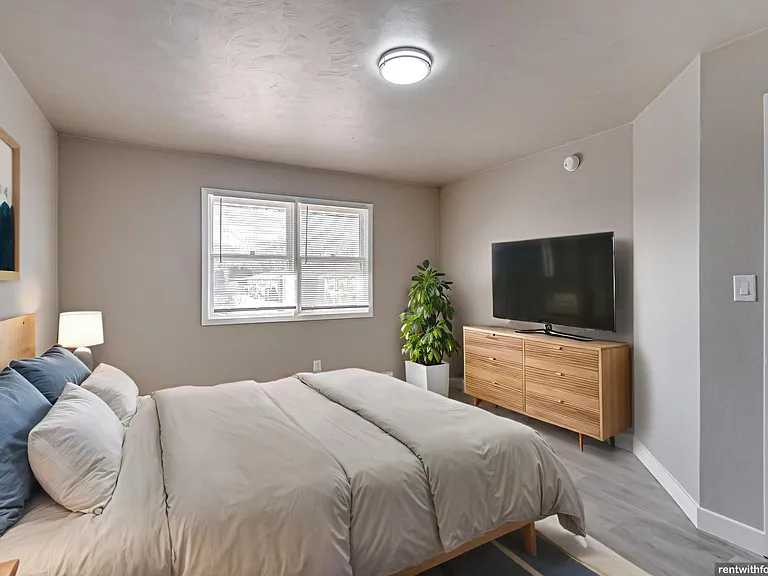 Meadow View East — Photo 31