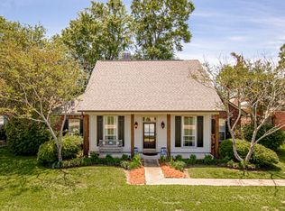 39057 Meadow Ridge Ave, Prairieville, LA 70769
