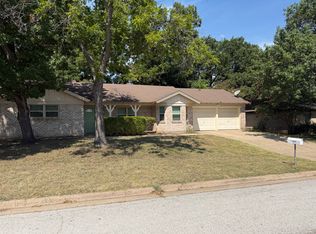 1217 Scott Dr, Hurst, TX 76053