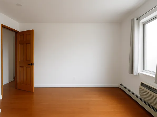 31 Monroe Street image 5 of 9