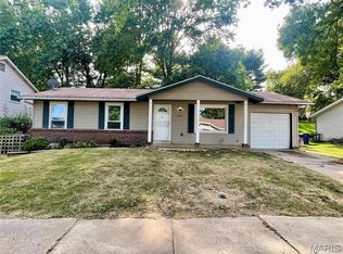 12065 El Camara Dr, Florissant, MO 63033