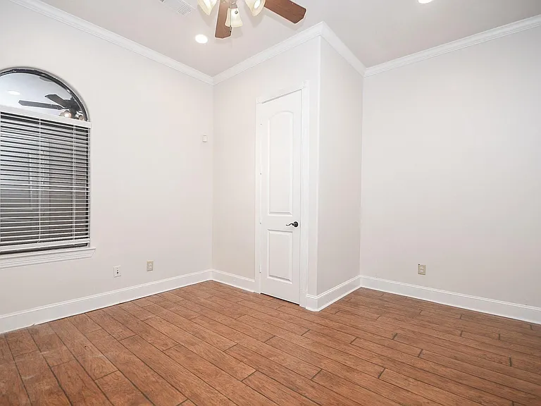 12814 Willow Centre Dr — Photo 13