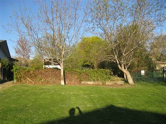 5th image of 2525 S Apple Dr