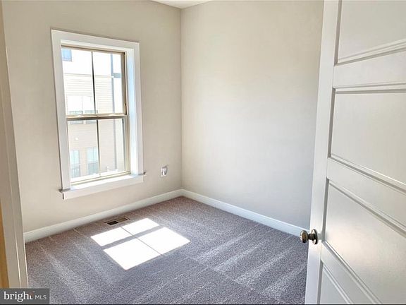 5th image of 14338 Potomac Heights Ln