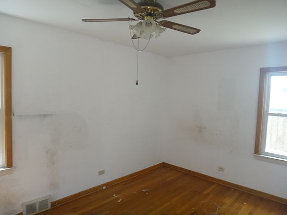 5th image of 4540 Winchester Ave