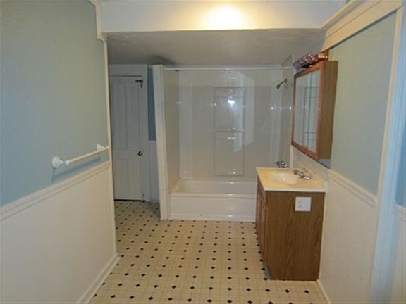 3rd image of 48 John St