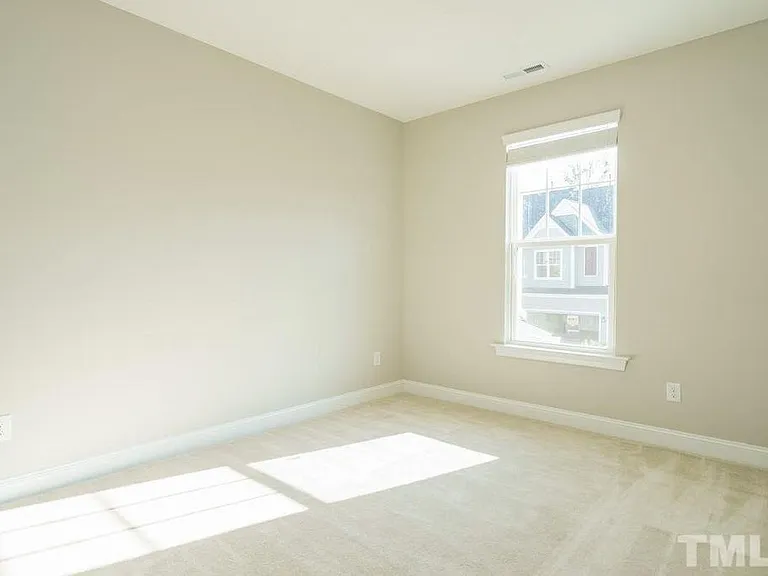 325 Acorn Hollow Pl — Photo 7