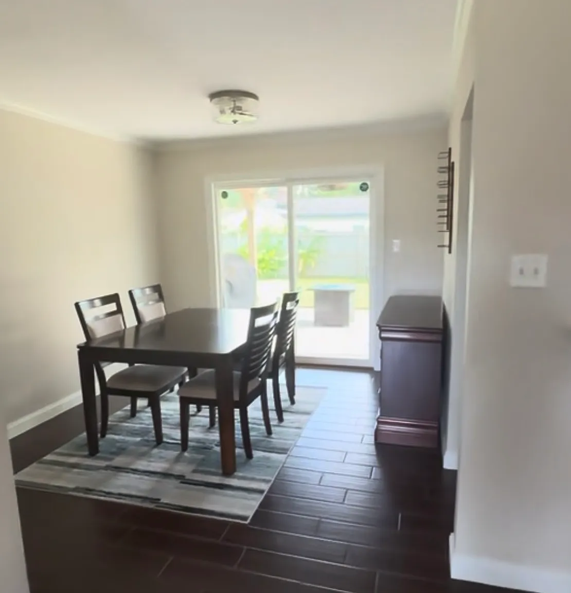 3 bed, 1092 sqft, $2,200 — Photo 3