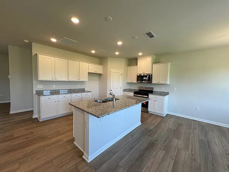 721 Branthurst Dr — Photo 5