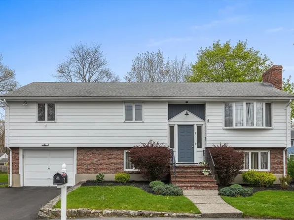 8 Diane Dr, Saugus, MA 01906