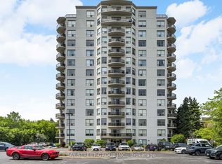 255 Keats Way #606, Waterloo, ON N2L 6N6