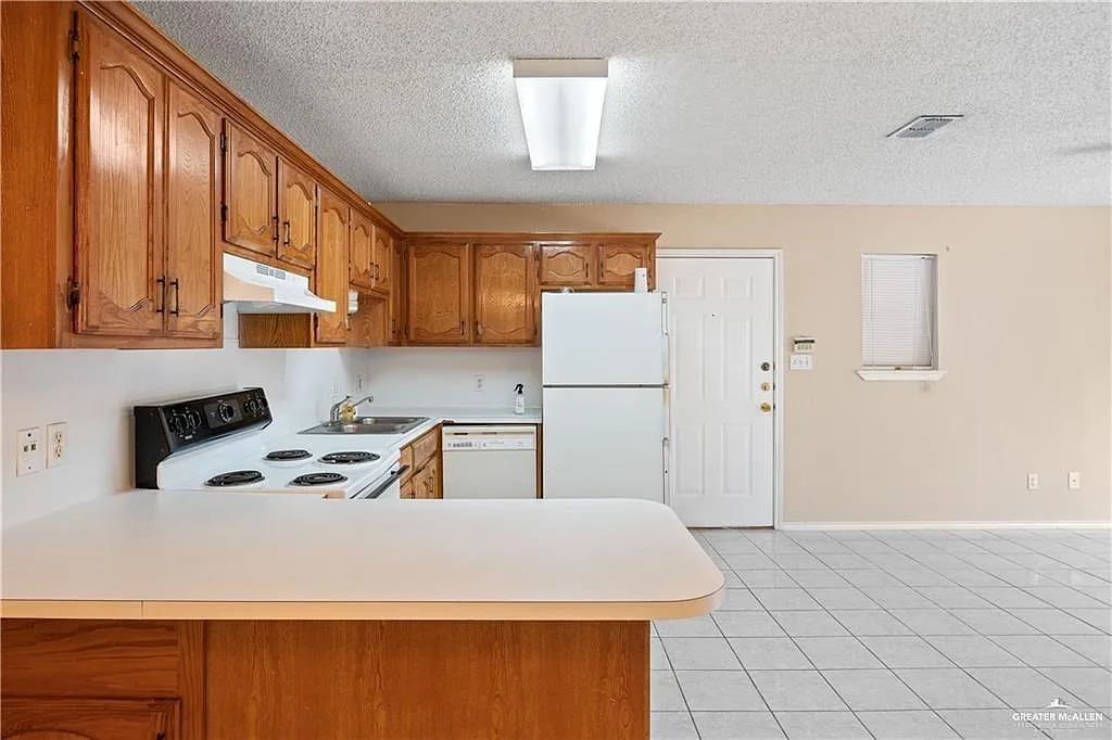 2 bed, 1.0 bath, 800 sqft, $775 — Photo 3