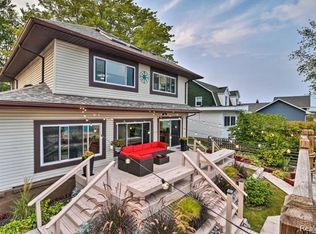 210 Saint Clair River Dr, Algonac, MI