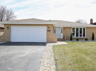 18525 Carriage Ln, Lansing, IL 60438