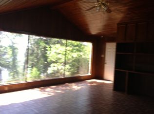 1703 E Lake Dr, Gladewater, TX 75647