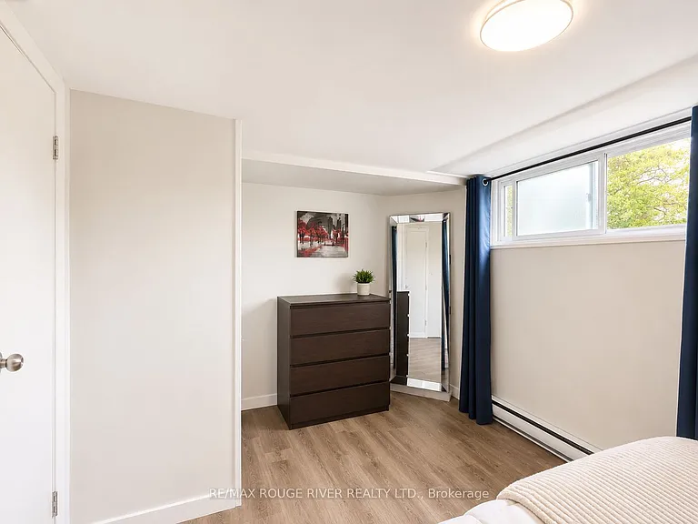 95 Diffin Dr — Photo 6