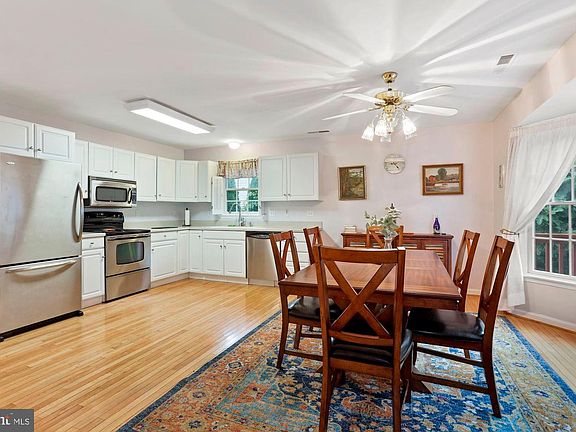 5th image of 824 Kimberly Way