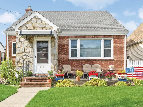 215 New Hyde Park Road, New Hyde Park, NY 11040