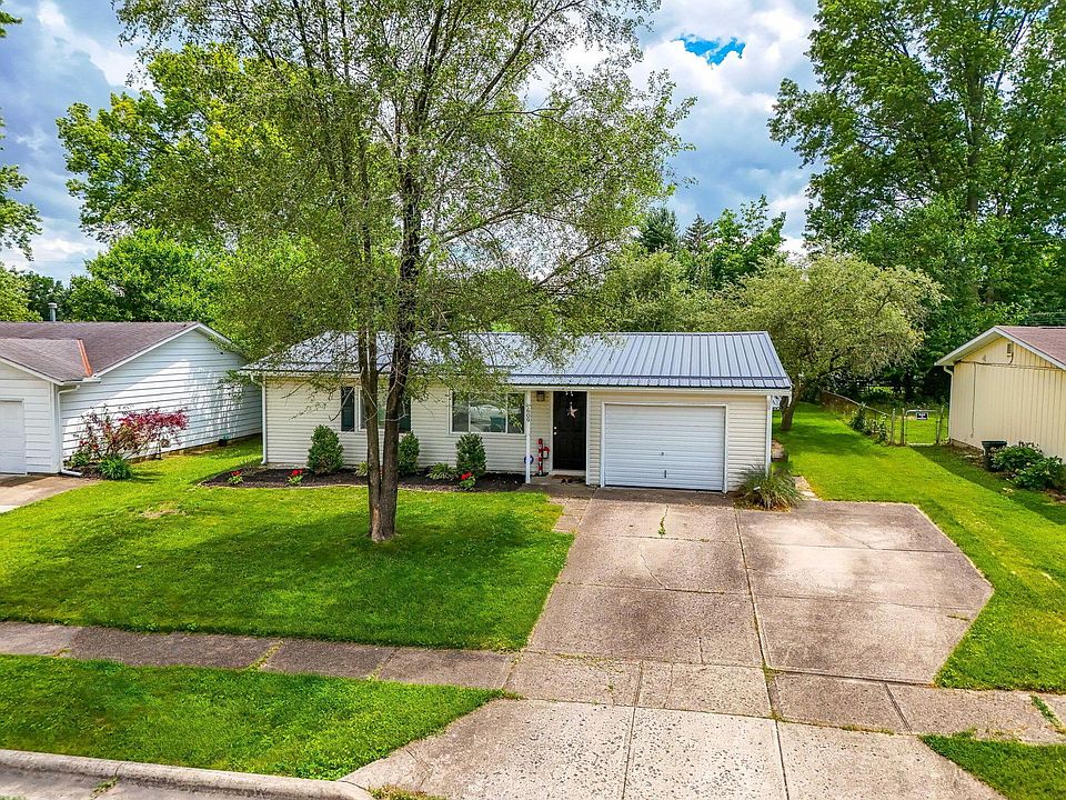 1st image of 609 Palace Ln