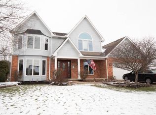 44 Summershade Ct, East Amherst, NY 14051