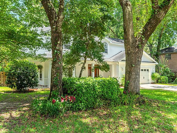 4th image of 307 Oaklake Ln