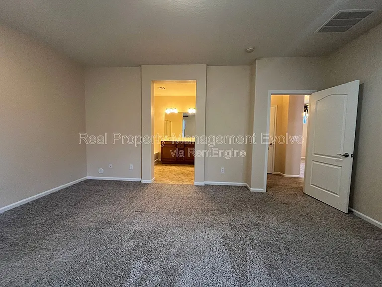 3454 E Constitution Dr — Photo 18
