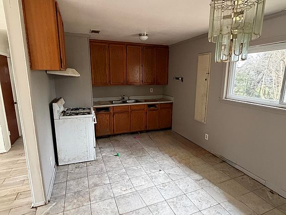 5th image of 615 Sea Isle Drive