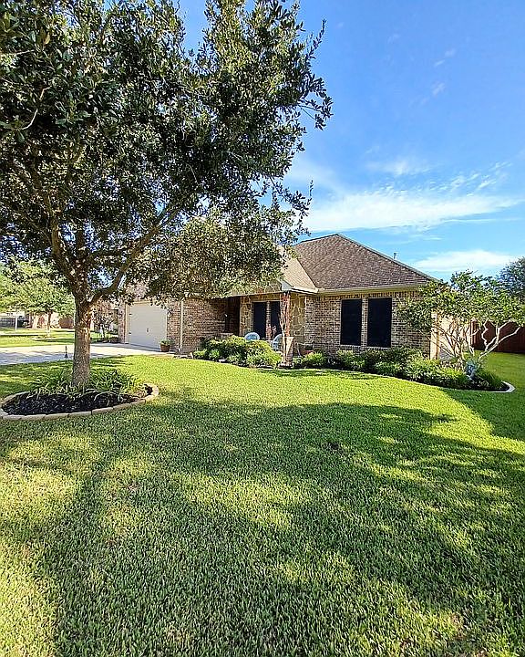 1st image of 9711 Piney Point Cir