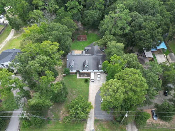 29818 E Hawthorne Dr, Spring, TX 77386