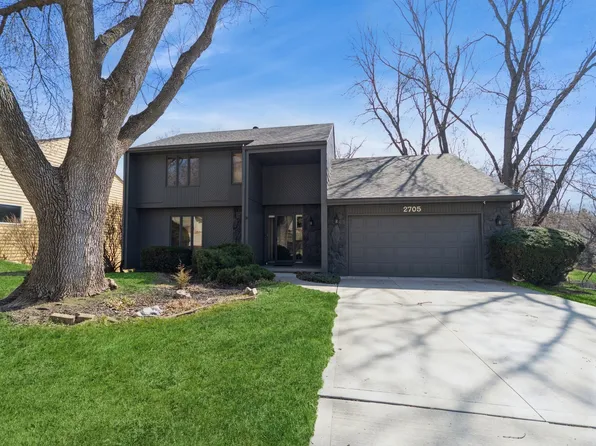 2705 71st St, Urbandale, IA 50322