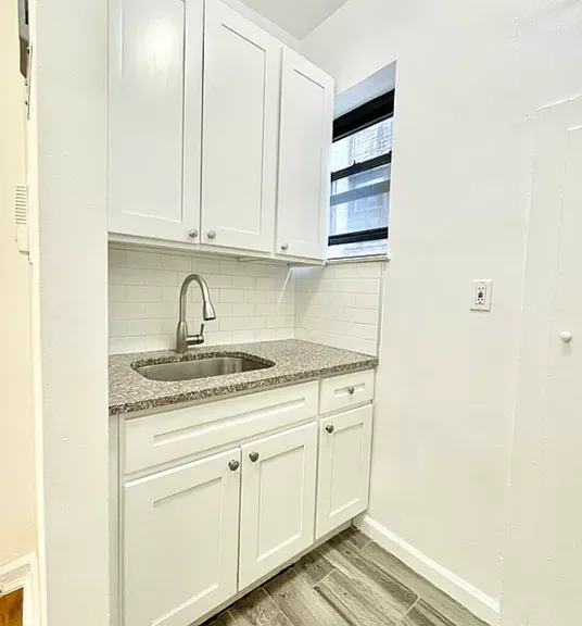 590 3rd Ave #3C — Photo 4