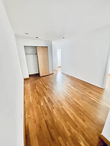 370 W 30th St #5D Photo 1